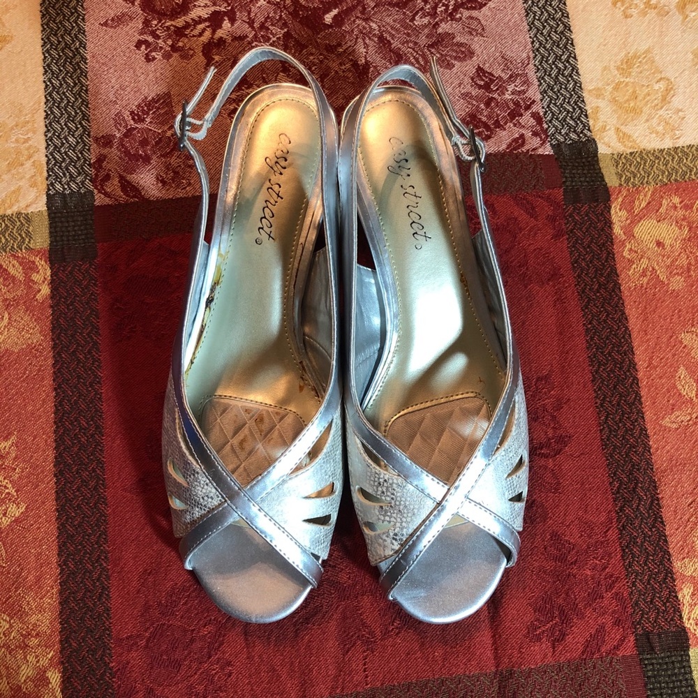 Easy Street Silver Sling Back heel Wide